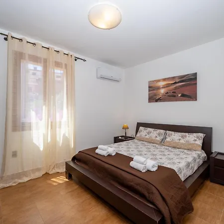 Apartment Bouganville *